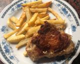 Foto del paso 5 de la receta: Pollo crocante con papas al orégano