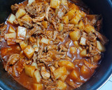 Foto del paso 3 de la receta: Pierna de cerdo con papitas y chile rojo
