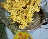 Foto langkah ke 3 dari resep Mie uwel.