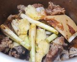 Hình bước làm 2 của món MÌ bò kho