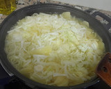Foto del paso 2 de la receta: Tortilla de patatas, puerro y perejil
