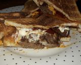 A picture of step 5 of Sloppy Homestyle burger sambo.
