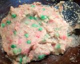 A picture of step 3 of Rava upma.