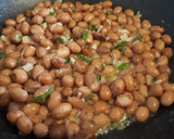 Foto del paso 7 de la receta: Brochetas de ciabatta y mozzarella con ensalada de borlotti