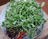 รูปขั้นตอนการทำที่ 1 ของ ทานตะวันงอกผัดน้ำมันหอย #กินผักรักสุขภาพ5