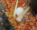 Foto langkah ke 7 dari resep Ayam Goreng Tepung Masak Cabe Garam.