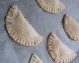 Foto del paso 2 de la receta Empanadillas de pan de molde y queso