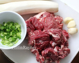 Foto langkah ke 1 dari resep Sup Lobak Sapi bening simpel ala Oma ^__^.