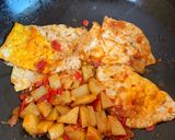Foto langkah ke 5 dari resep Telur ceplok kentang balado simpel.