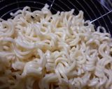 Foto langkah ke 2 dari resep Mie Telur/Mie Kuning Goreng Pedas Non MSG (Aman Untuk Ibu Hamil).