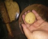 A picture of step 4 of Bedmi puri.