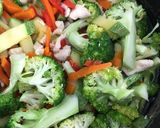 Foto del paso 3 de la receta: Verdura salteada con Pollo y Arroz🥕🥦🍲