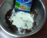 A picture of step 2 of Oreo Chocolate Balls.