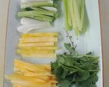 Hình bước làm 2 của món Cuốn cá basa chiên