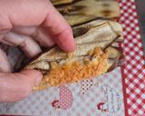 Foto del paso 4 de la receta: Roll de berenjena y queso 🍆🧀relleno de zanahoria y huevo 🥕 🥚 o lo que gustes 🌯 Rollo sano y veggie