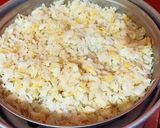 A picture of step 2 of Indori poha.