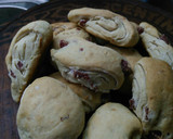Foto del paso 6 de la receta: Bizcochos de salame y queso con hojaldre express