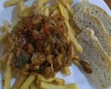 Foto del paso 4 de la receta: Dados de pollo y verduras con papas fritas