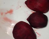 A picture of step 1 of Beetroot And Apple Juice.