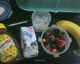 Foto langkah ke 1 dari resep Berry Banana Smoothies.