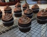 Foto langkah ke 19 dari resep Cupcake Coklat Super Gampang (tanpa telur tanpa susu).