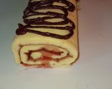 Foto del paso 3 de la receta: 🍓Pionono Dulce con mermelada de frutilla y chocolate🍫