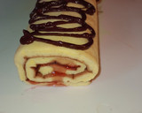 Foto del paso 3 de la receta: 🍓Pionono Dulce con mermelada de frutilla y chocolate🍫