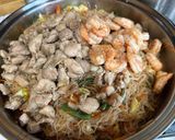 A picture of step 6 of Chicken & Shrimp Pancit Bihon.