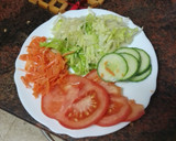 Foto del paso 4 de la receta: Hamburguesa de pollo, tortilla francesa, queso curado y mayonesa de cebolla