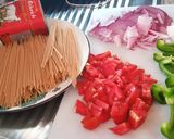 A picture of step 1 of Spaghetti bolognese.