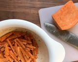 Sült édesburgonya 2 féle mártogatóssal 🍟 recept fázis 1 fotója