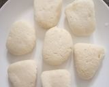 A picture of step 22 of Malai Chum Chum.