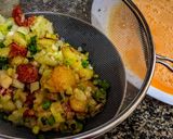 Foto del paso 1 de la receta: TORTILLA Española 🍲con Txistorra y Cebolla larga...!😜
