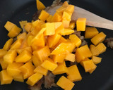 Foto del paso 6 de la receta: Dados de pollo con chutney de mango
