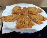 Foto langkah ke 5 dari resep Jamur Enoki Goreng Krispi.