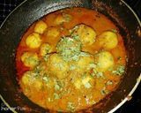 A picture of step 4 of Dum Aloo.