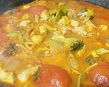Gambar langkah 7 resipi Tomyam merah simple.