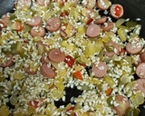 Foto del paso 2 de la receta: Arroz rápido con frankfurts