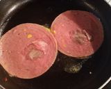 Foto langkah ke 2 dari resep Burger Versi Mager.