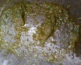 A picture of step 3 of Hari Chutney.