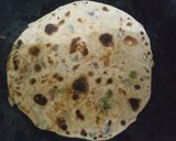 A picture of step 4 of Onion Thepla.