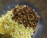 A picture of step 4 of Makhana bhel.