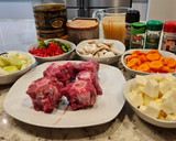 Foto del paso 1 de la receta: Rabo de ternera en salsa de chirivías, pimientos y zanahorias