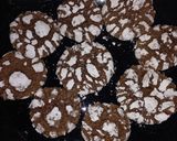 Foto del paso 3 de la receta: Galletas craqueladas de chocolate