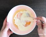 A picture of step 1 of Rolling omelette.