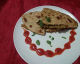 A picture of step 3 of Egg Paratha.