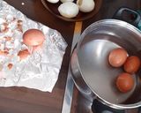 Foto del paso 1 de la receta Huevos rellenos de carne picada gratinados al horno