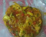 Foto langkah ke 6 dari resep Telur Dadar Bumbu Asam Manis.
