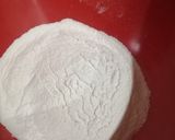 A picture of step 3 of Frosting sugar cookies.