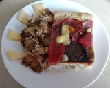 Foto del paso 4 de la receta: Pizza de embutidos y pimiento del piquillo